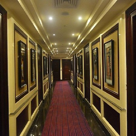Hotel Vijay Intercontinental Kanpur Zewnętrze zdjęcie