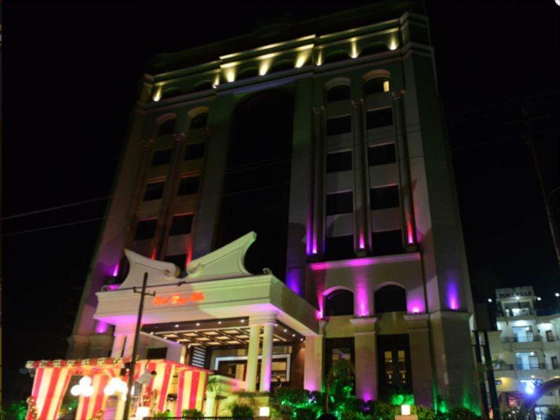 Hotel Vijay Intercontinental Kanpur Zewnętrze zdjęcie
