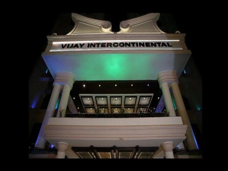 Hotel Vijay Intercontinental Kanpur Zewnętrze zdjęcie