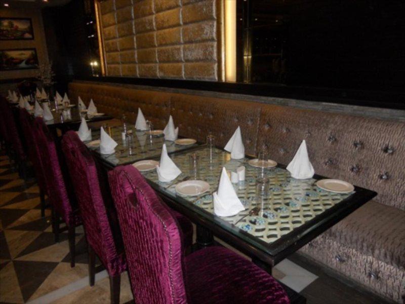 Hotel Vijay Intercontinental Kanpur Zewnętrze zdjęcie