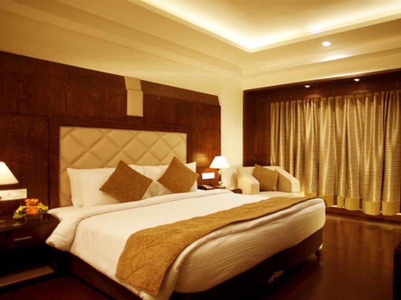 Hotel Vijay Intercontinental Kanpur Zewnętrze zdjęcie