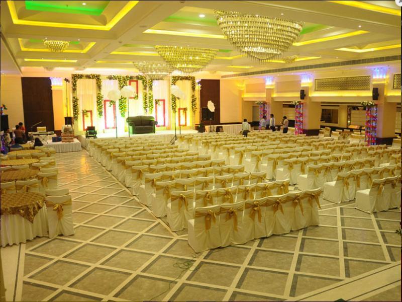 Hotel Vijay Intercontinental Kanpur Zewnętrze zdjęcie
